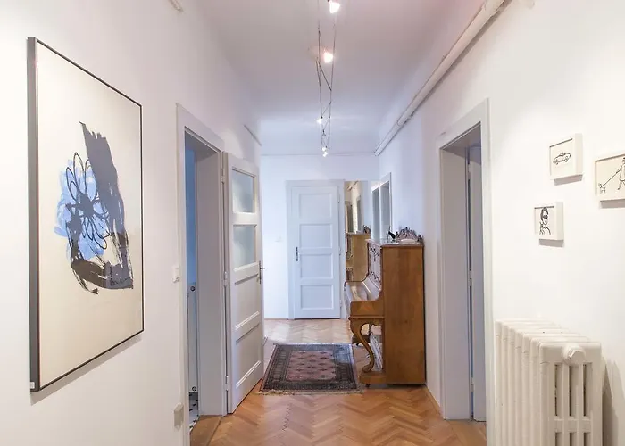 Tomas\'S Apartment